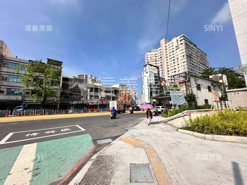 輕軌旁採光好兩房兩衛房屋室內格局與周邊環境