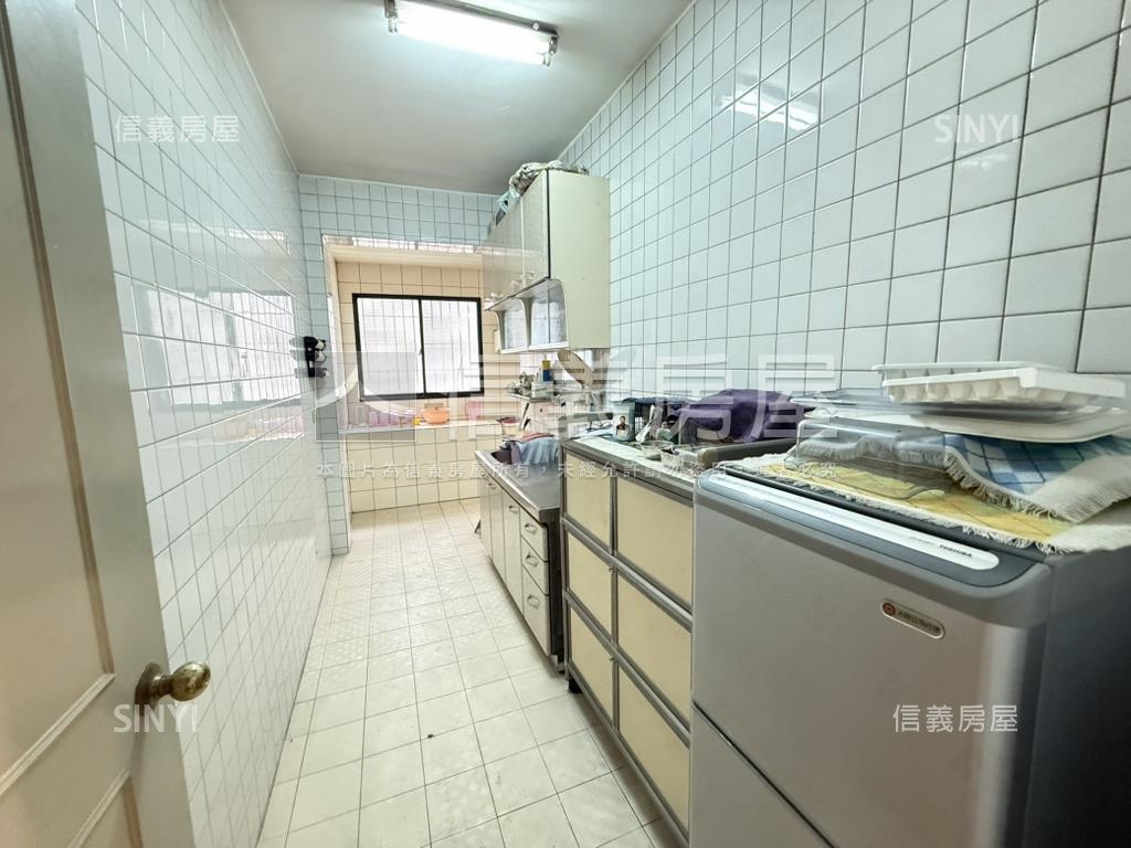 未來萬大ＬＧ０８黃金二樓房屋室內格局與周邊環境