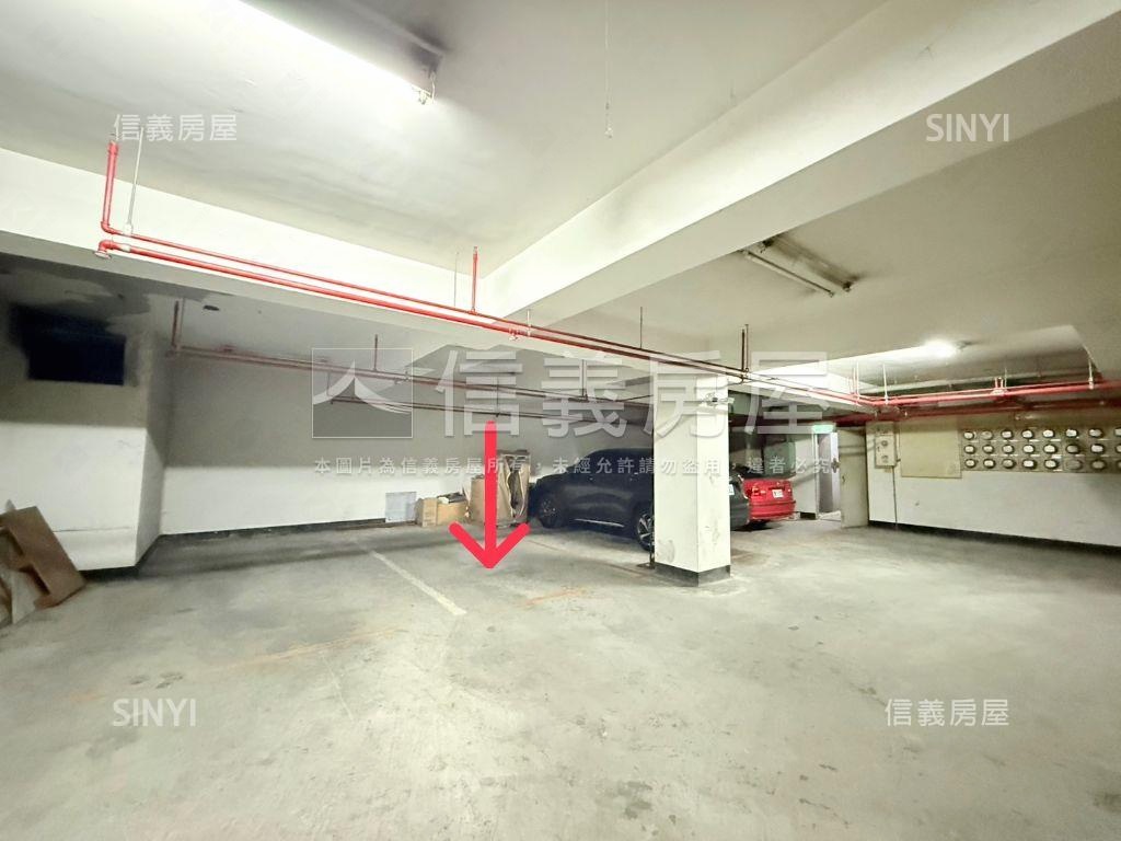 北平商圈大面寬店面附車位房屋室內格局與周邊環境