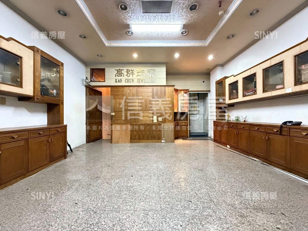 北平商圈大面寬店面附車位房屋室內格局與周邊環境