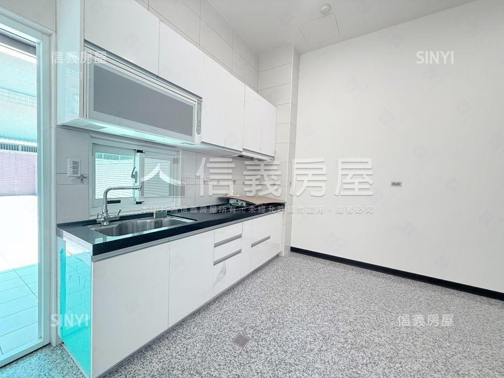 御寶金店面＃挑高大空間房屋室內格局與周邊環境