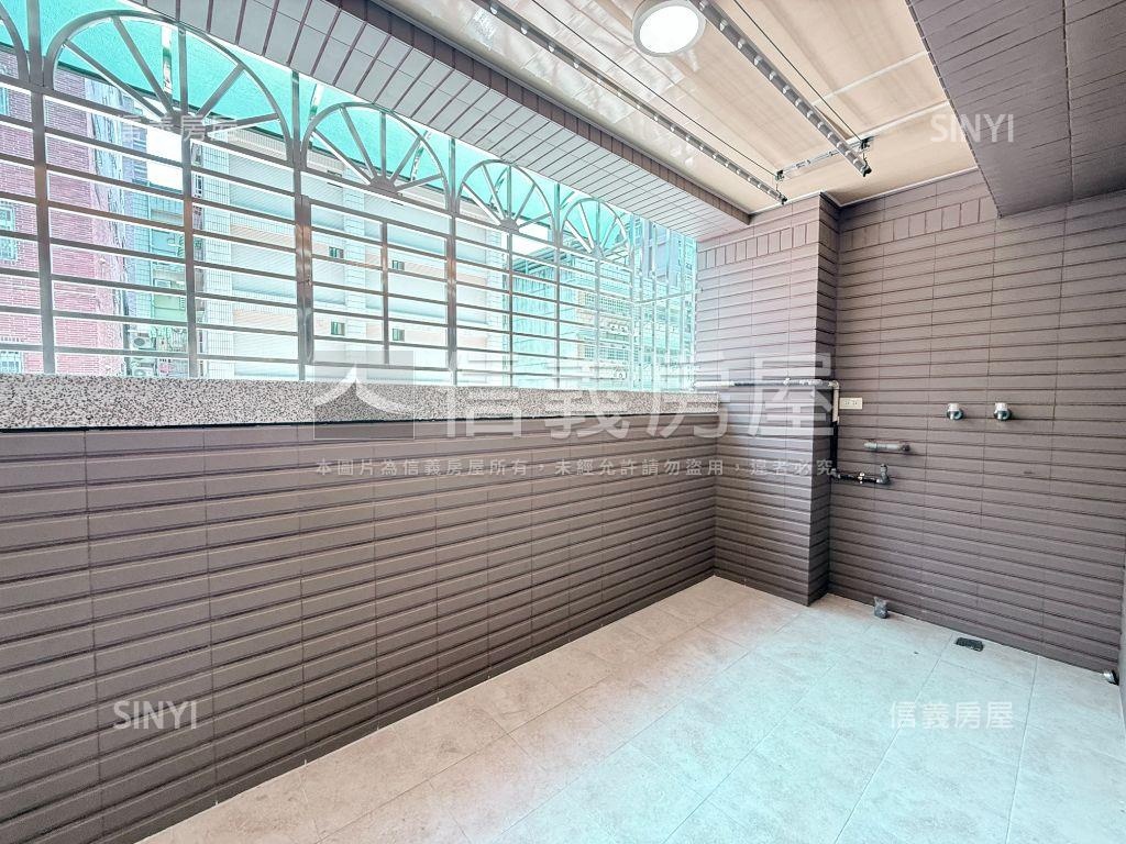 御寶金店面＃挑高大空間房屋室內格局與周邊環境