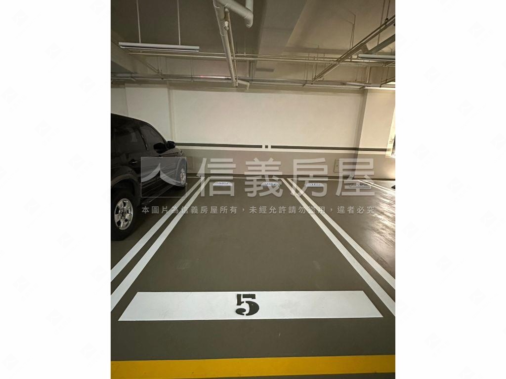 五甲新世紀採光佳三房平車房屋室內格局與周邊環境