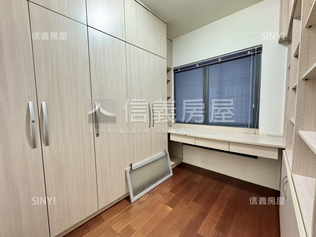 正１１期三房車位高樓讚房屋室內格局與周邊環境