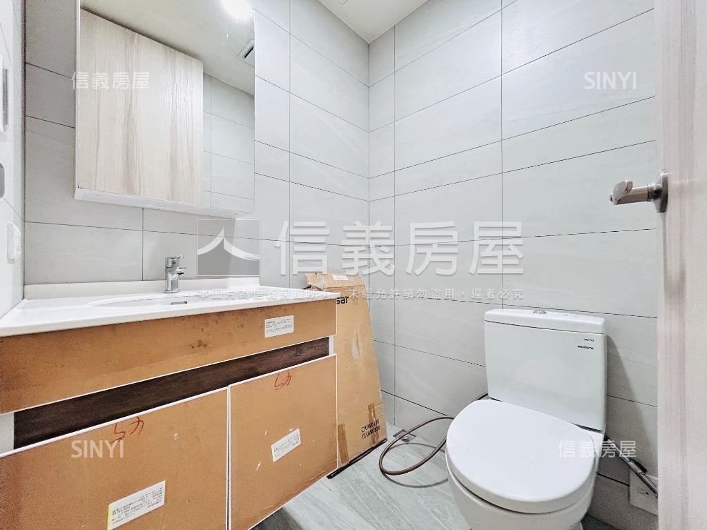亞昕一見稀有三角窗金店面房屋室內格局與周邊環境