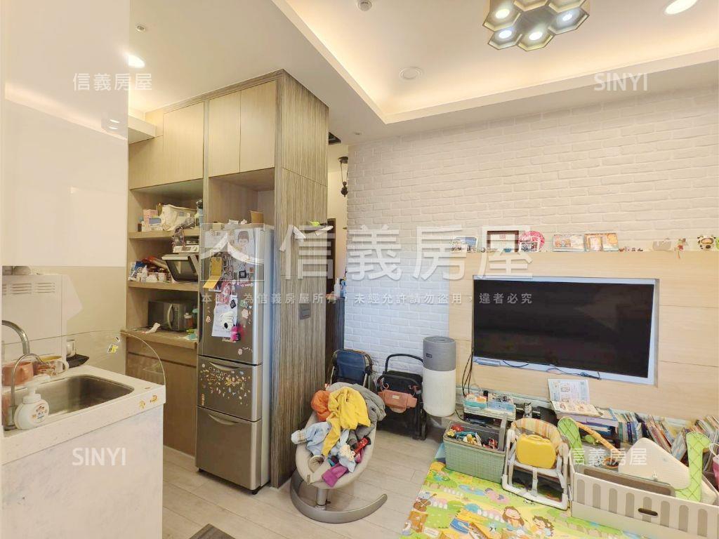 超級Ｆ１小資美妝兩房房屋室內格局與周邊環境