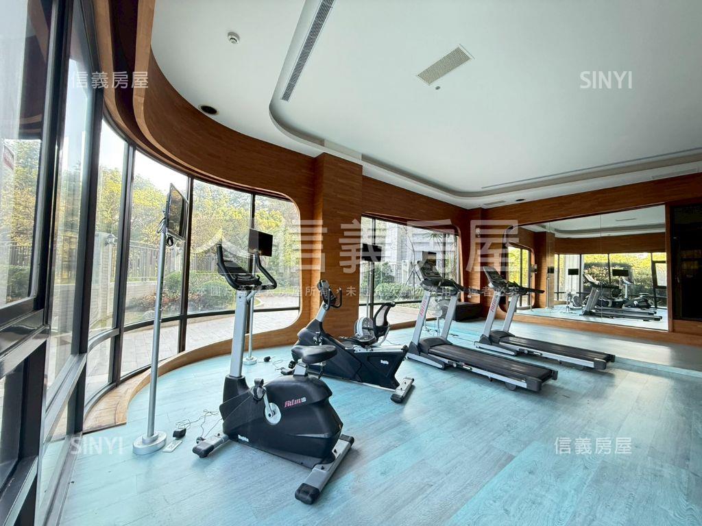 櫻花景觀三房車位房屋室內格局與周邊環境