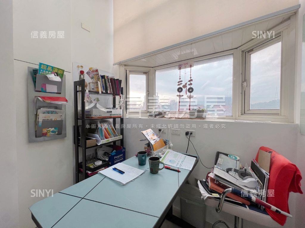 美妝文普．２＋２帶車位房屋室內格局與周邊環境