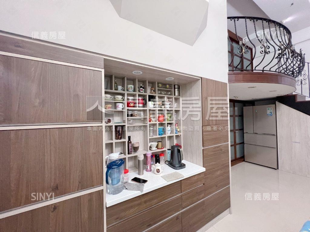 美妝文普．２＋２帶車位房屋室內格局與周邊環境