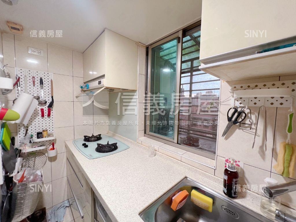 美妝文普．２＋２帶車位房屋室內格局與周邊環境