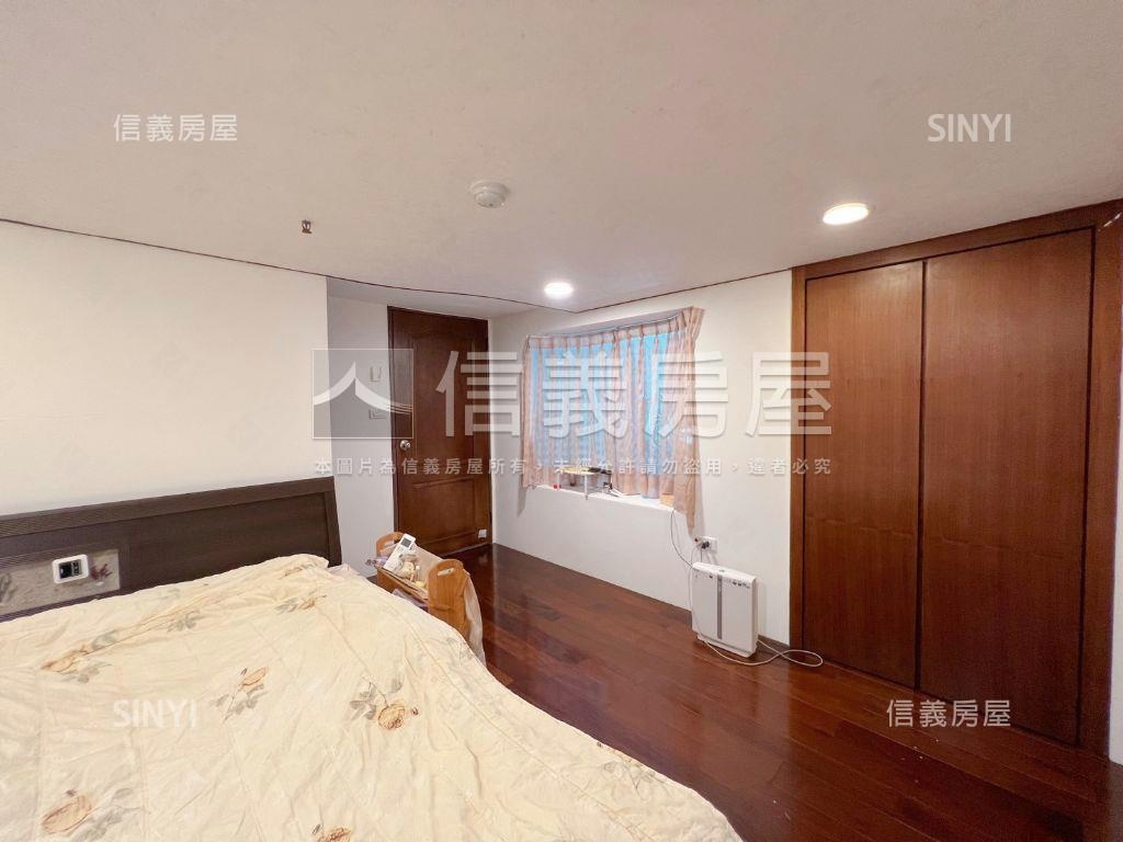 美妝文普．２＋２帶車位房屋室內格局與周邊環境