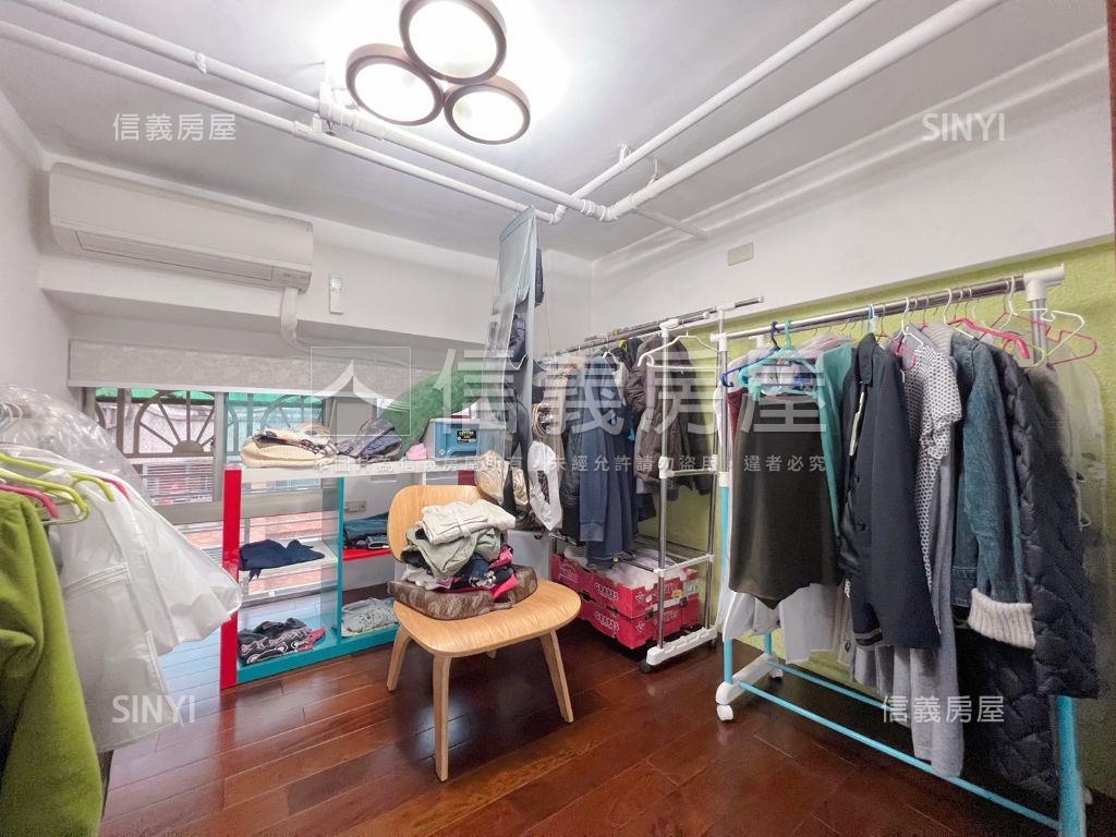 美妝文普．２＋２帶車位房屋室內格局與周邊環境