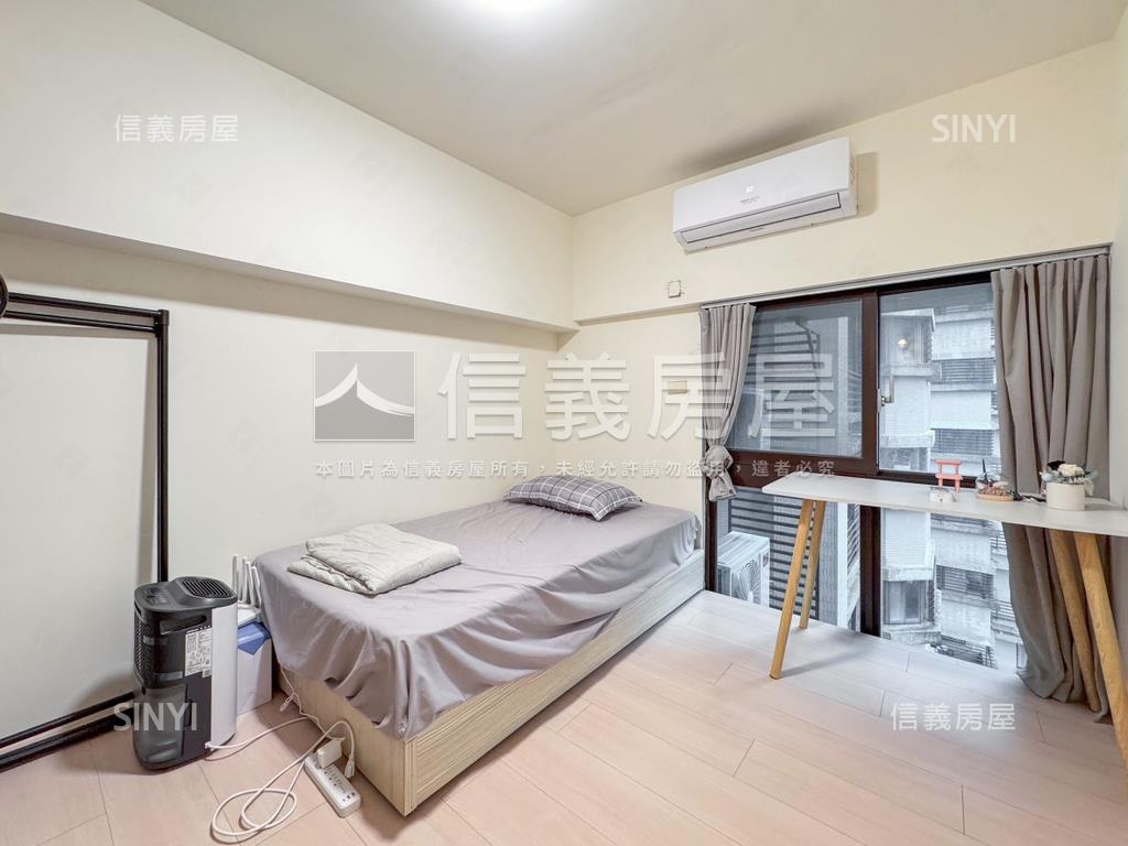 高鐵特區德翼附車位精美屋房屋室內格局與周邊環境
