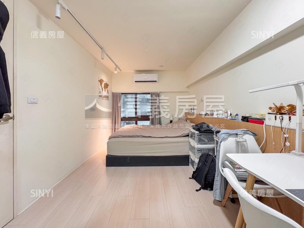 高鐵特區德翼附車位精美屋房屋室內格局與周邊環境