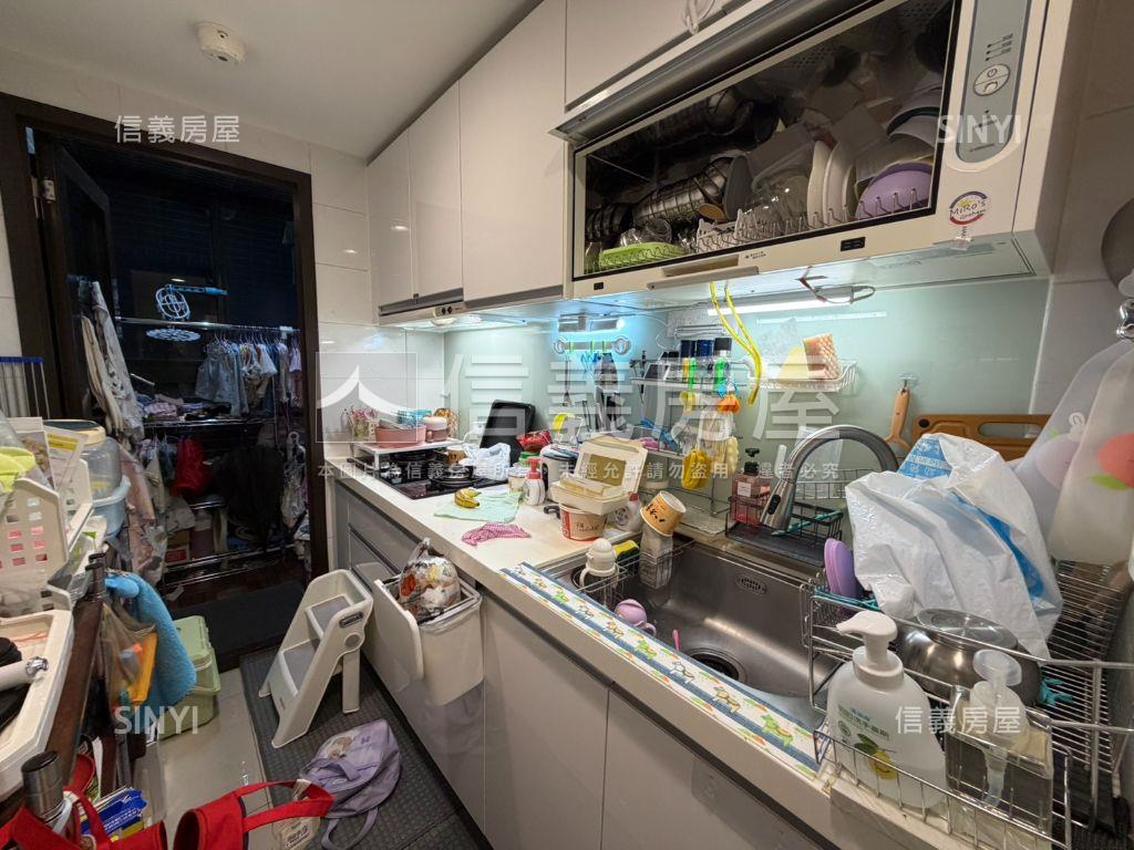櫻花時代三房車位房屋室內格局與周邊環境