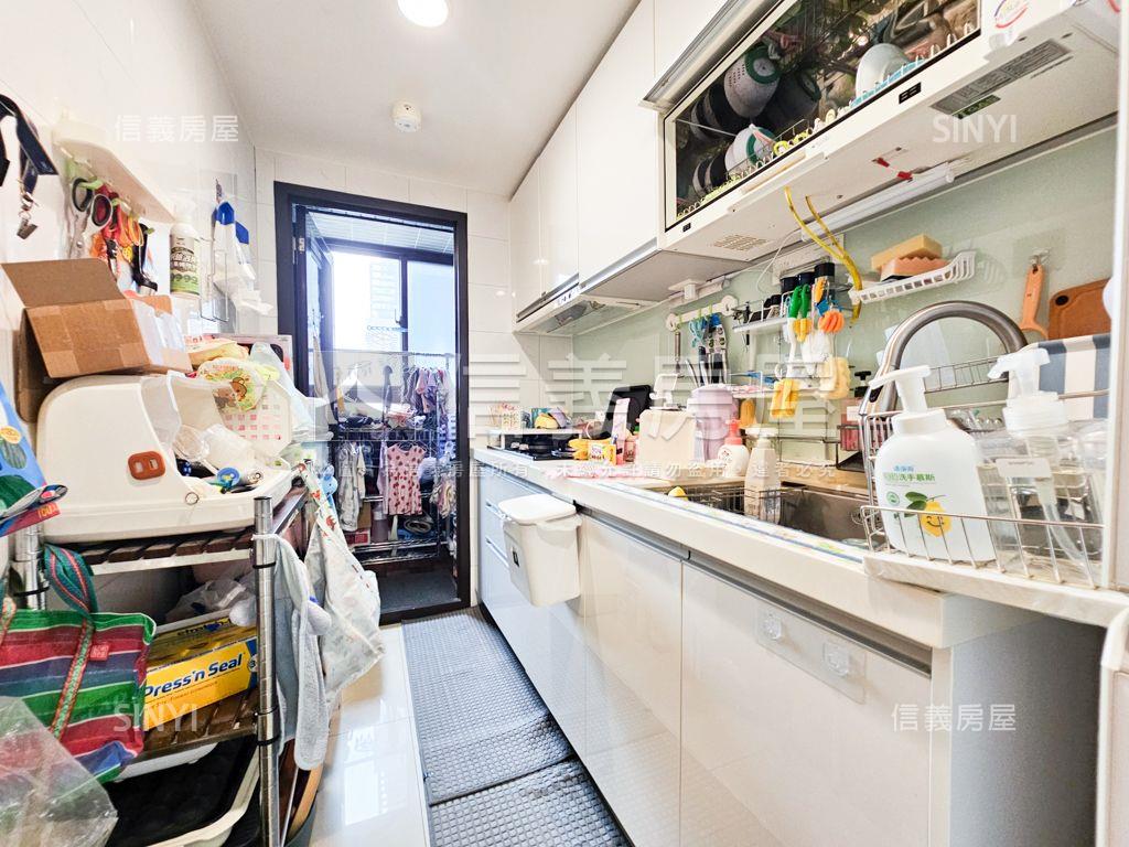 櫻花時代三房車位房屋室內格局與周邊環境