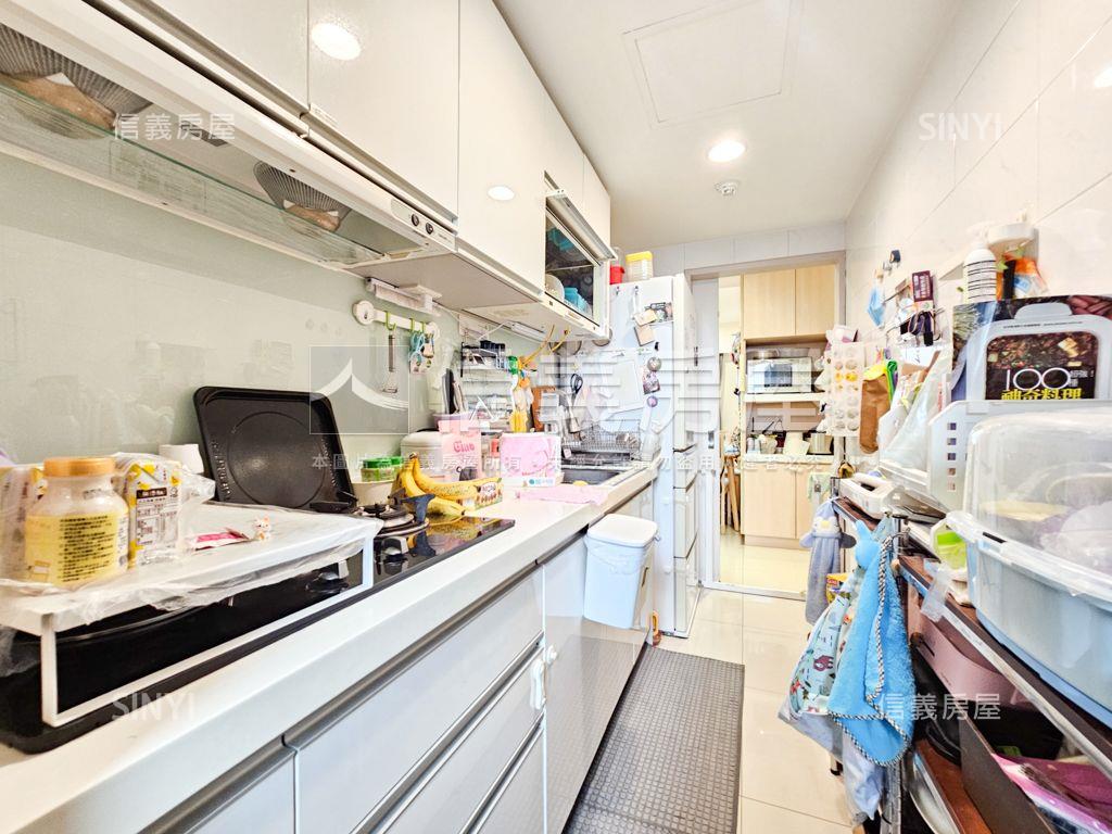 櫻花時代三房車位房屋室內格局與周邊環境