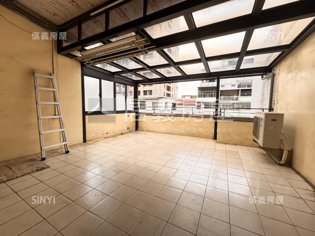 近未來Ｇ１０裝潢美透天房屋室內格局與周邊環境