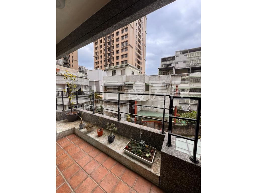 近未來Ｇ１０裝潢美透天房屋室內格局與周邊環境