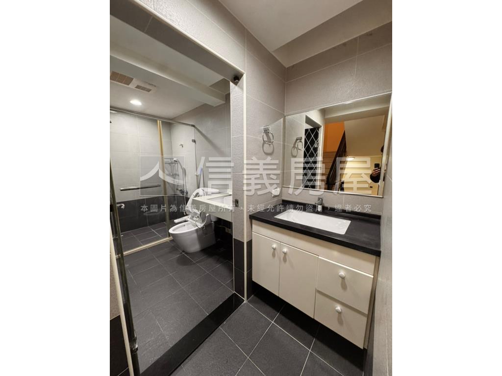 近未來Ｇ１０裝潢美透天房屋室內格局與周邊環境