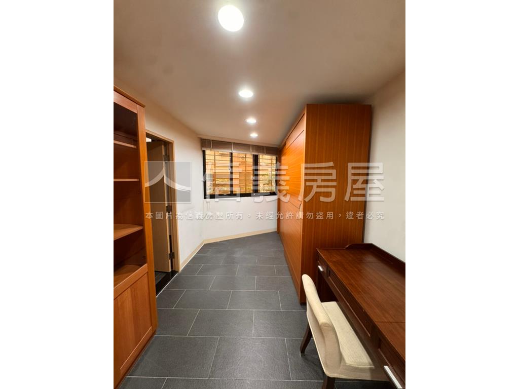 近未來Ｇ１０裝潢美透天房屋室內格局與周邊環境