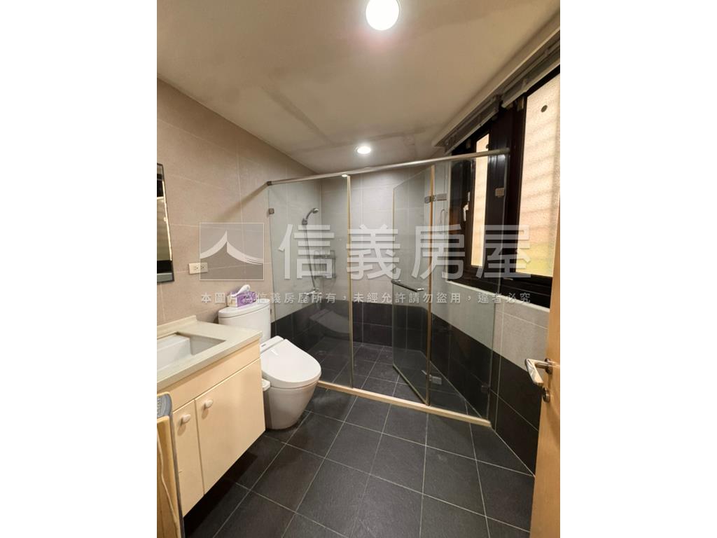 近未來Ｇ１０裝潢美透天房屋室內格局與周邊環境