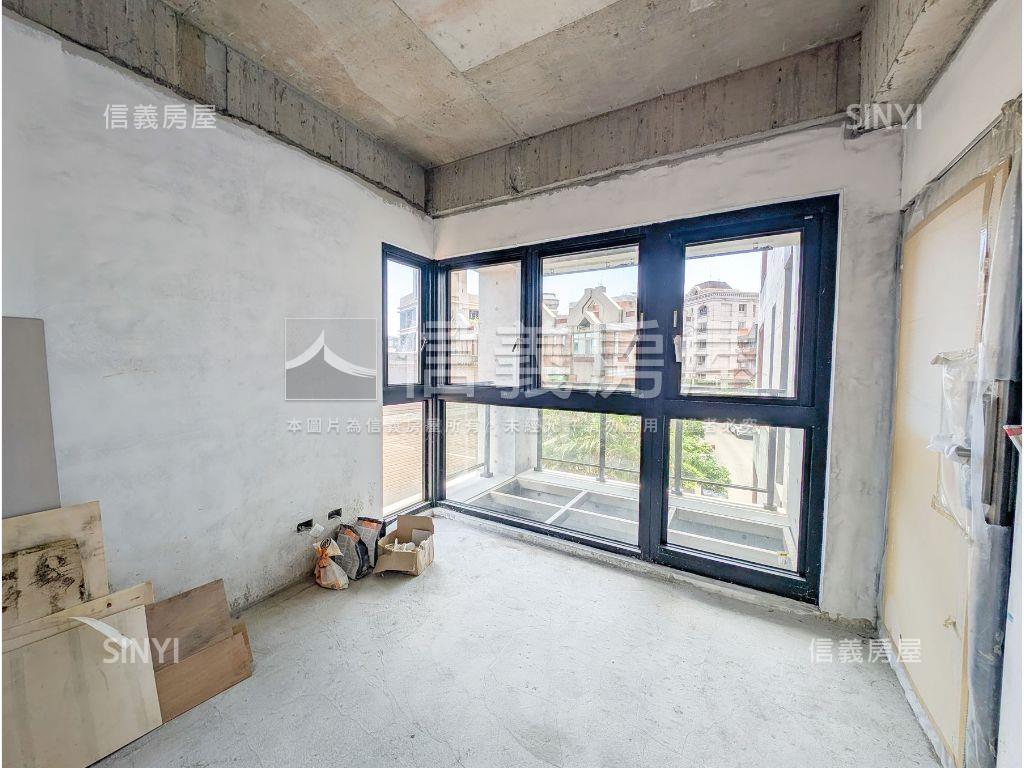 大湖畔全新落成房屋室內格局與周邊環境