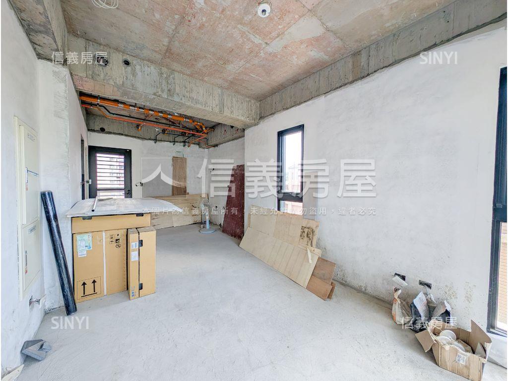 大湖畔全新落成房屋室內格局與周邊環境