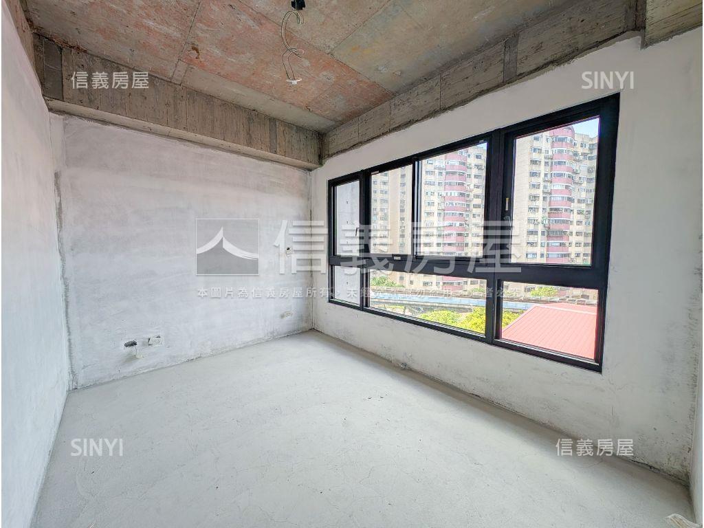 大湖畔全新落成房屋室內格局與周邊環境