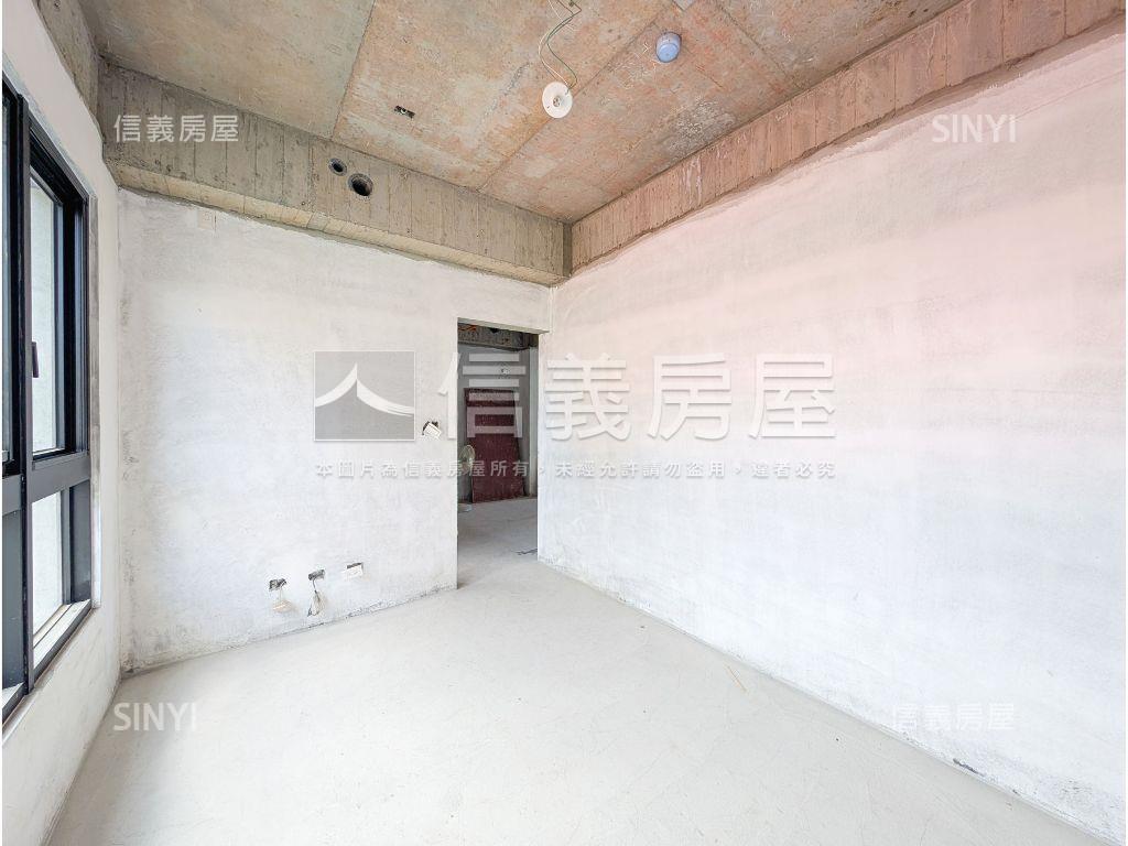 大湖畔全新落成房屋室內格局與周邊環境