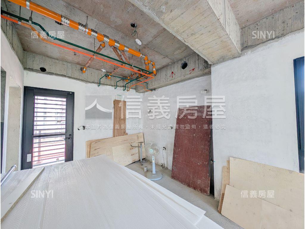 大湖畔全新落成房屋室內格局與周邊環境