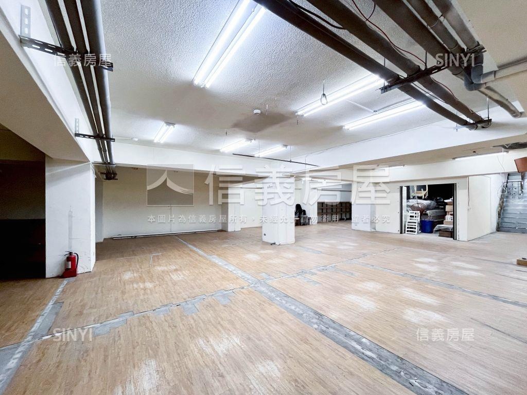 松竹路角間店面房屋室內格局與周邊環境