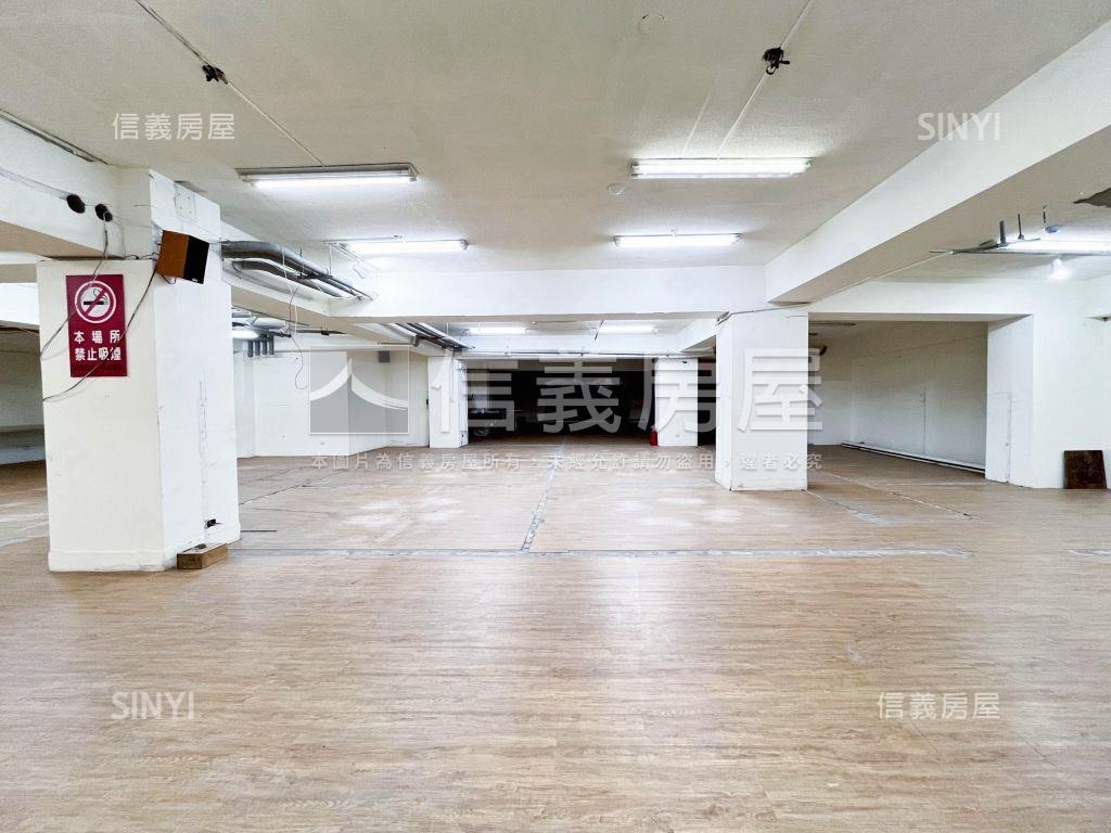 松竹路角間店面房屋室內格局與周邊環境