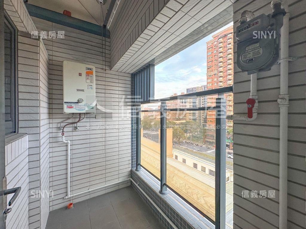 生態園區三房平車露台專用房屋室內格局與周邊環境