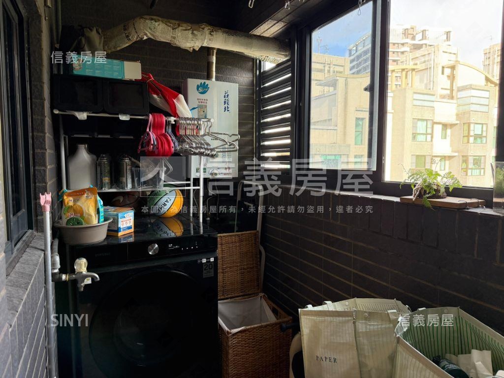 幸福誠售稀有兩衛坡平車位房屋室內格局與周邊環境