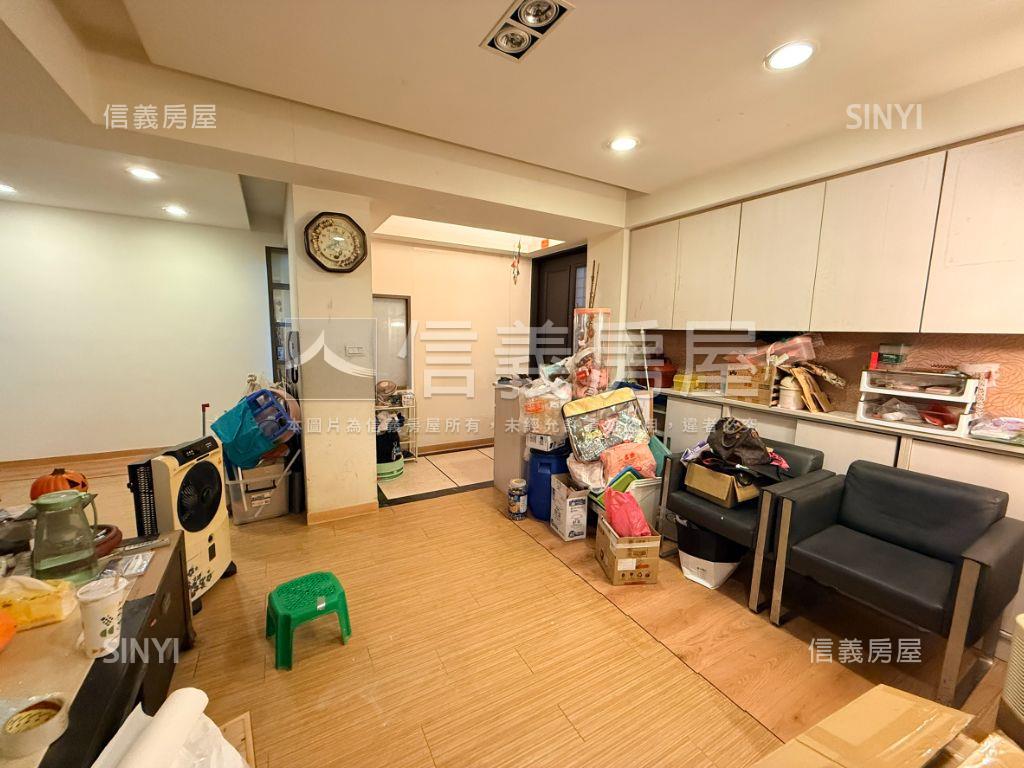 中正國中、附小電梯３房房屋室內格局與周邊環境