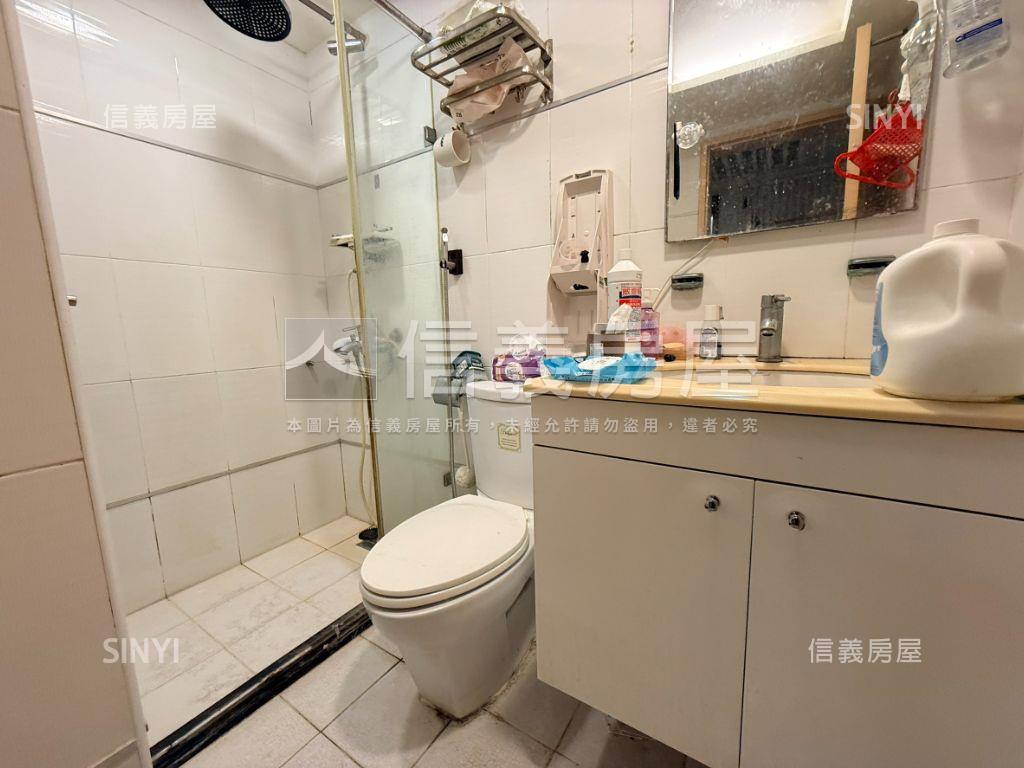 中正國中、附小電梯３房房屋室內格局與周邊環境