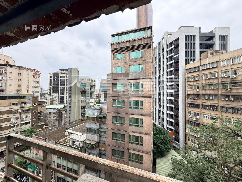 中正國中、附小電梯３房房屋室內格局與周邊環境