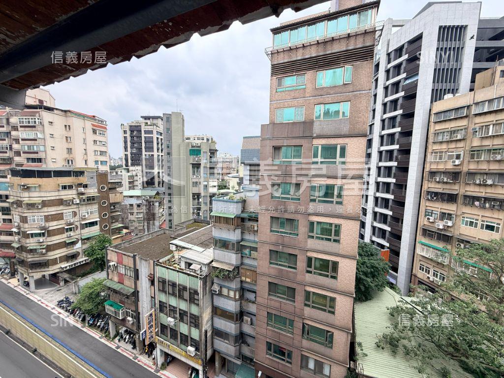 中正國中、附小電梯３房房屋室內格局與周邊環境
