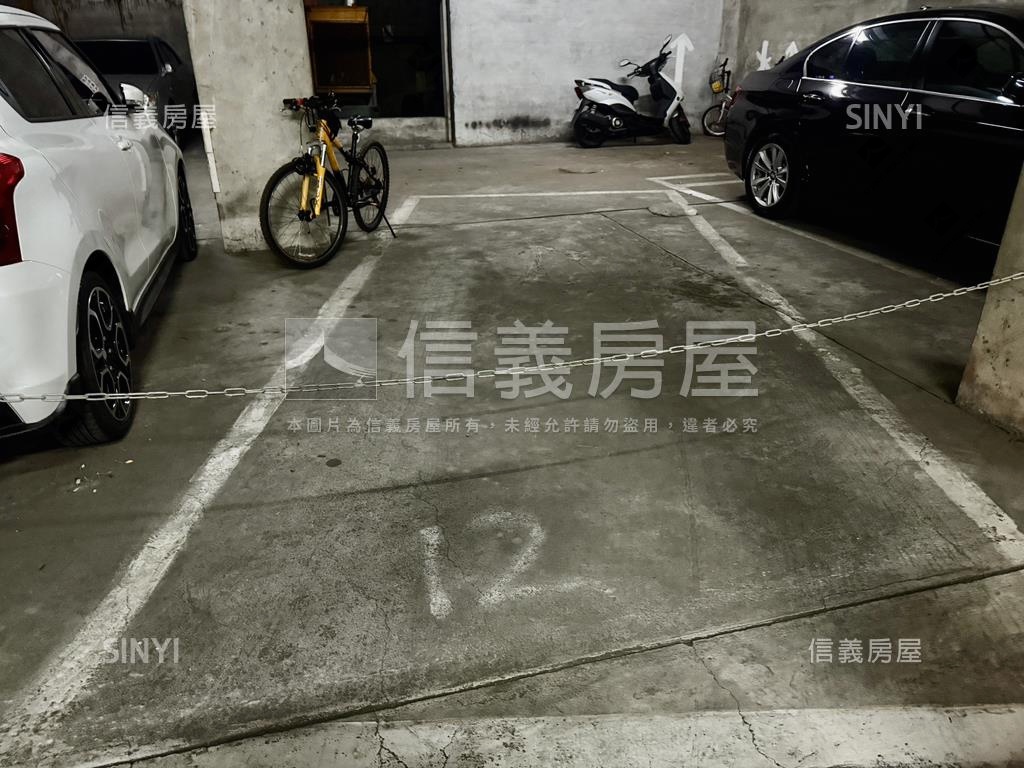 三多商圈電梯美裝潢大三房房屋室內格局與周邊環境