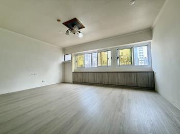 三多商圈電梯美裝潢大三房