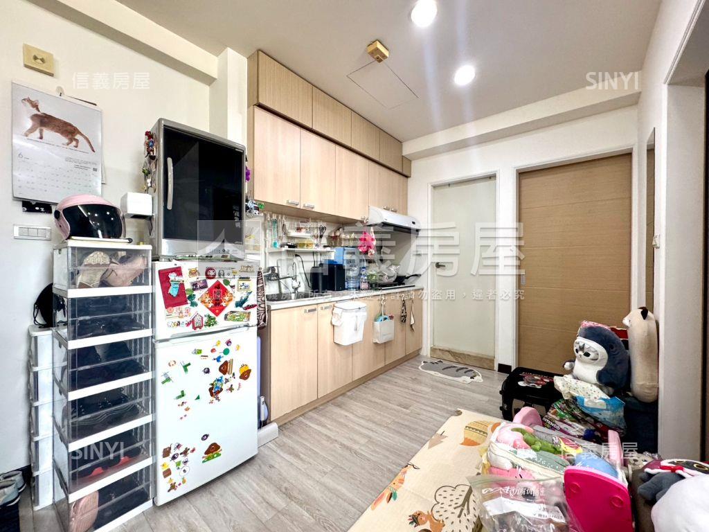 稀有邊間★低總價電梯兩房房屋室內格局與周邊環境