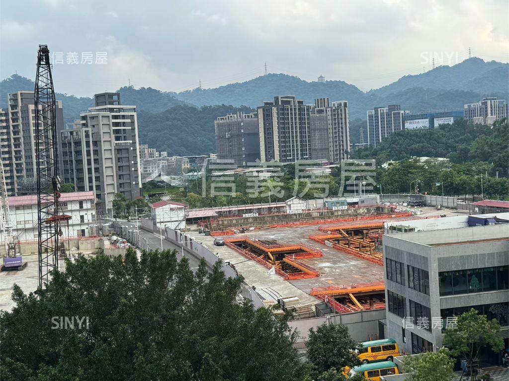 【馥華之丘】方正２房車位房屋室內格局與周邊環境