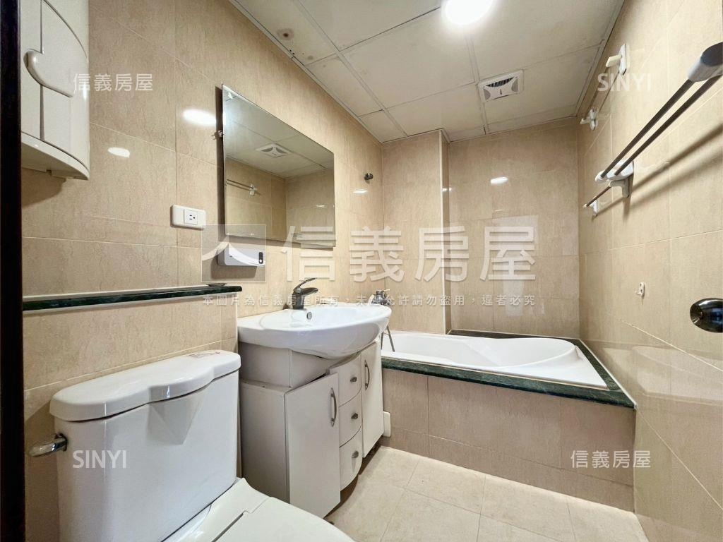 高大特區黃金地段臨路透店房屋室內格局與周邊環境