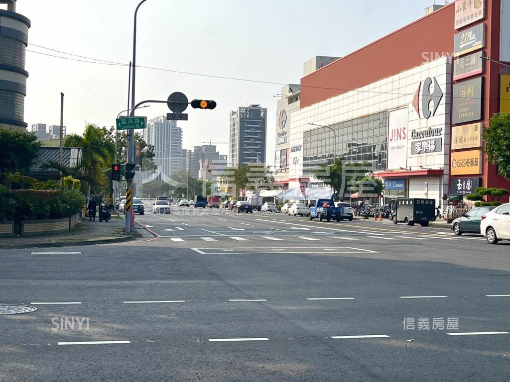 高大特區黃金地段臨路透店房屋室內格局與周邊環境