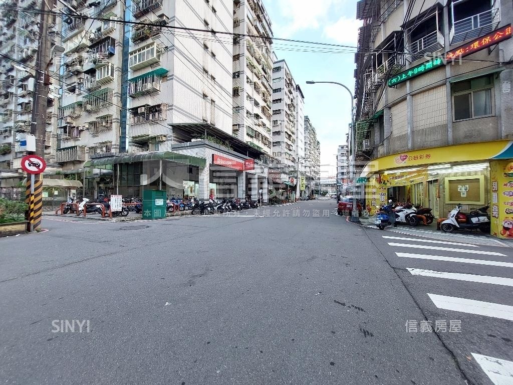 永安三角窗醒目店面房屋室內格局與周邊環境