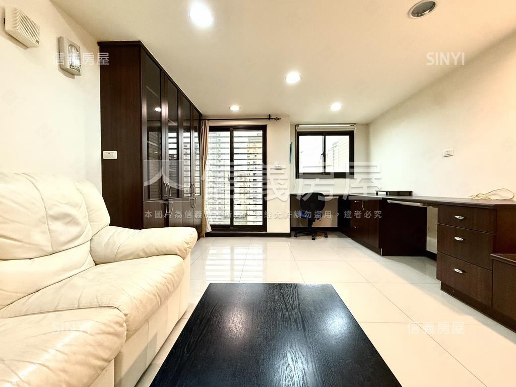 高鐵區｜美麗新｜平面車位房屋室內格局與周邊環境