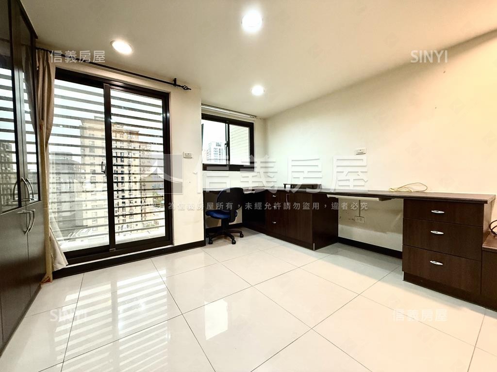 高鐵區｜美麗新｜平面車位房屋室內格局與周邊環境