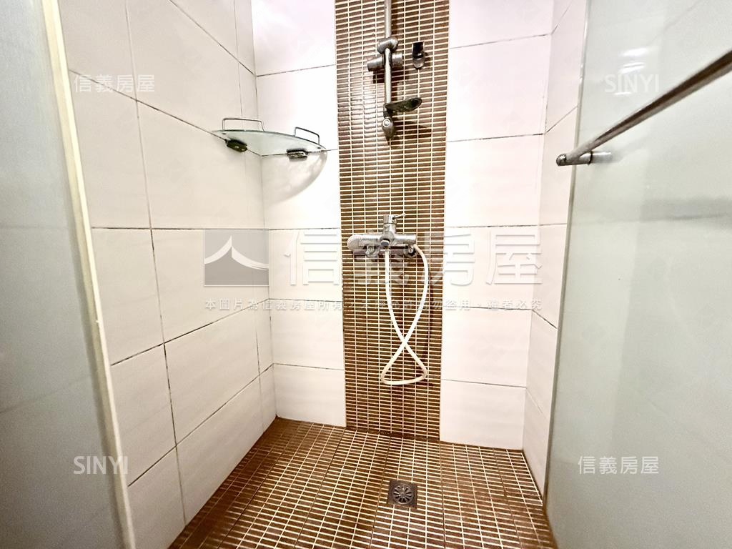 高鐵區｜美麗新｜平面車位房屋室內格局與周邊環境