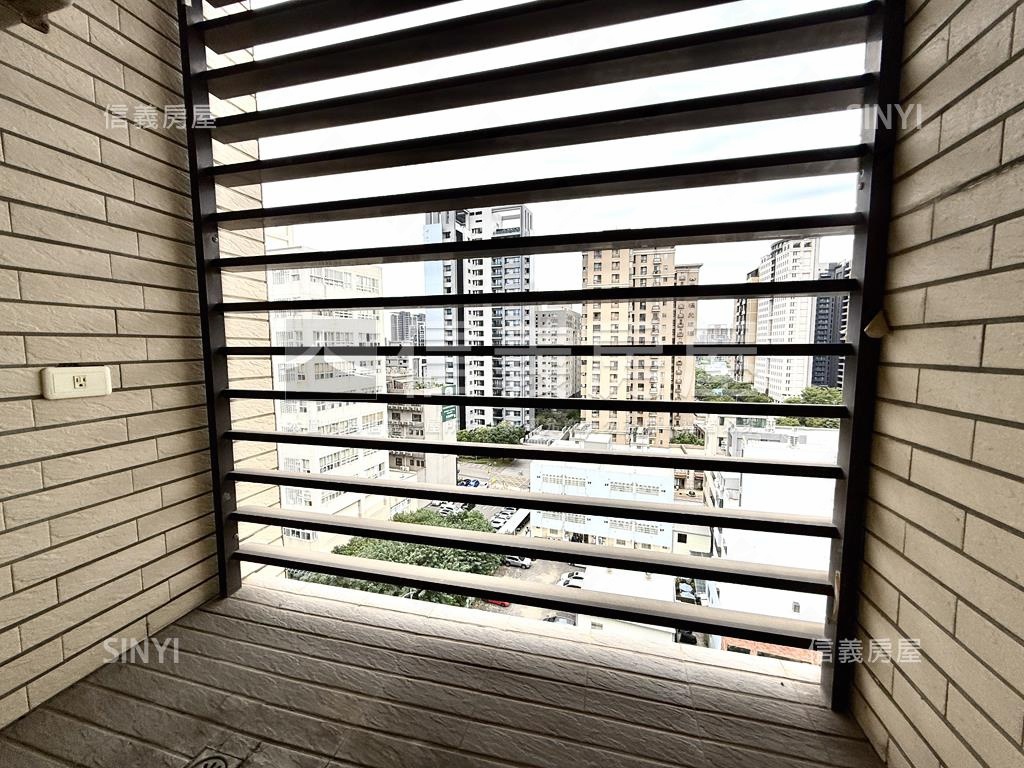 高鐵區｜美麗新｜平面車位房屋室內格局與周邊環境